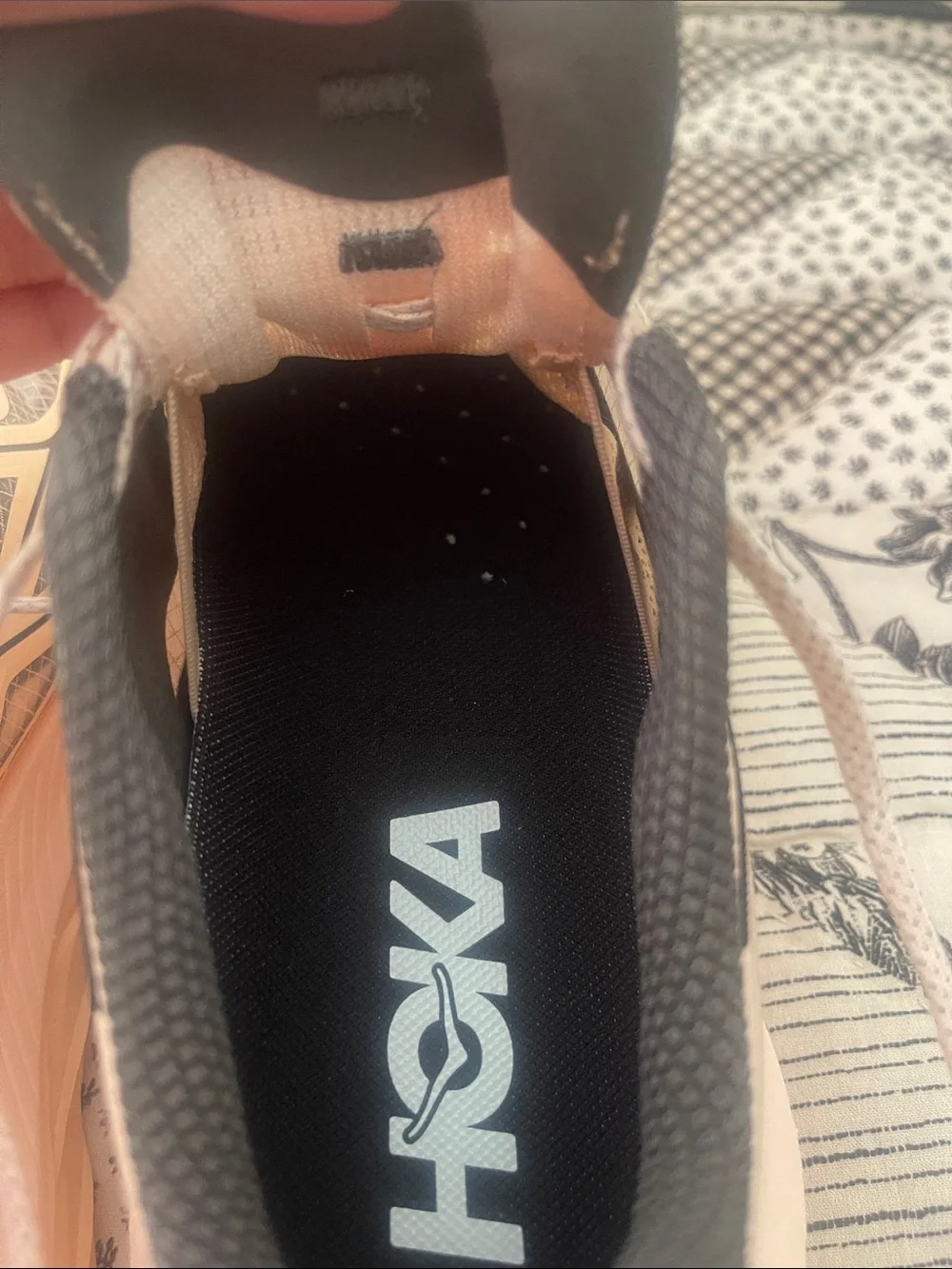 Hoka pale pink